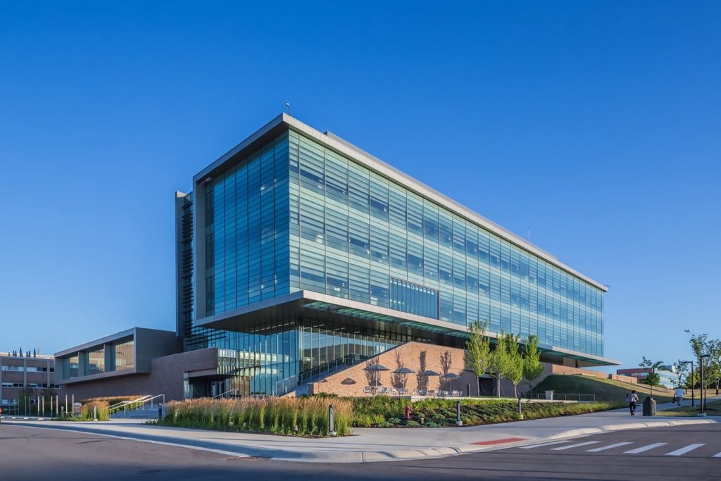 OAKLAND UNIVERSITY ENGINEERING CENTRE - by smithgroup