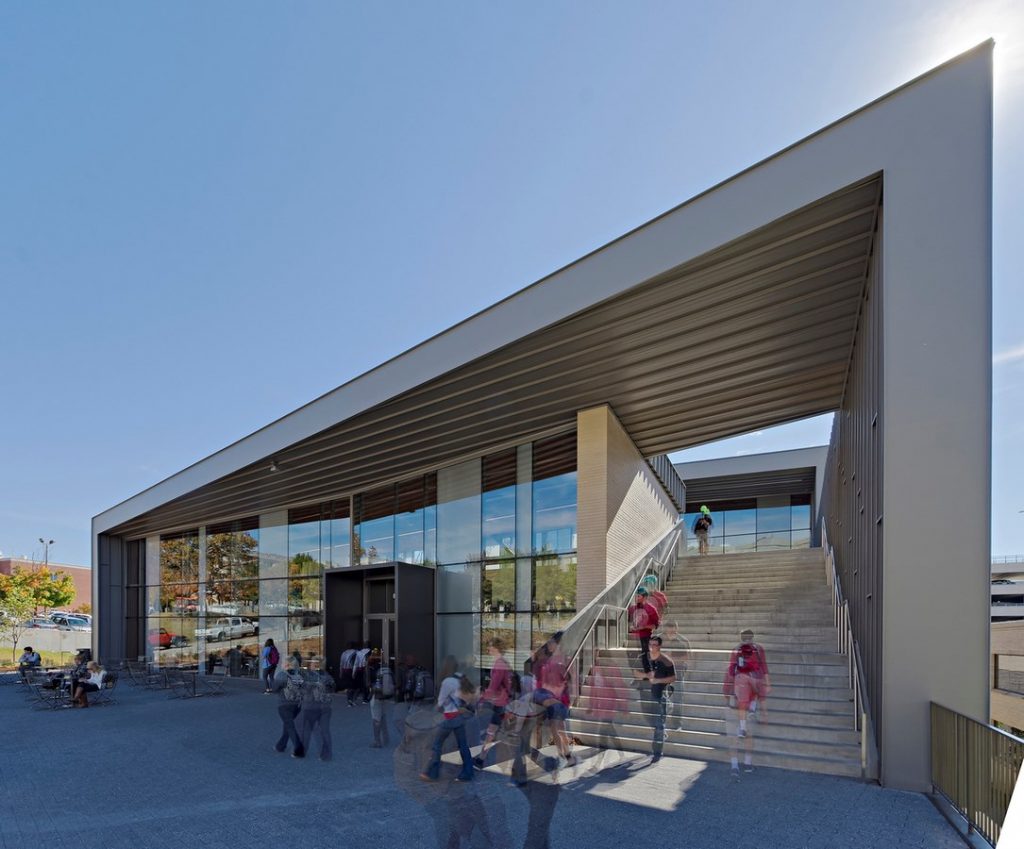 UNIVERSITY OF ARKANSAS CHAMPIONS HALL - Smithgroup