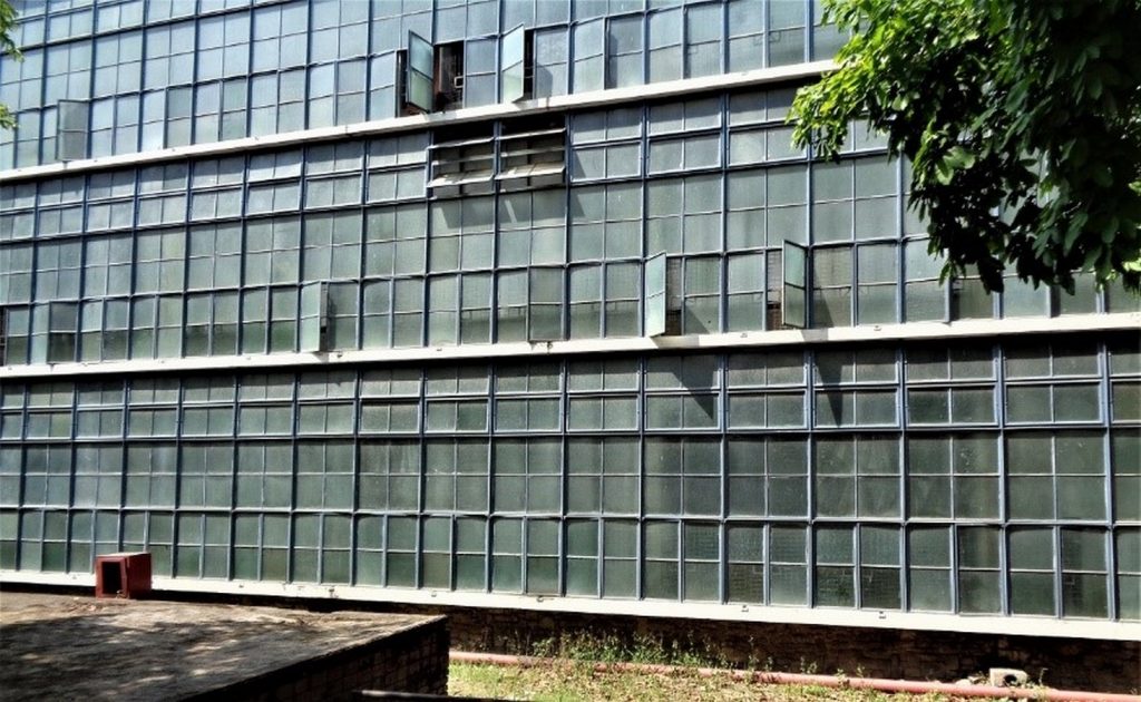 Glass in Modern Architecture -8