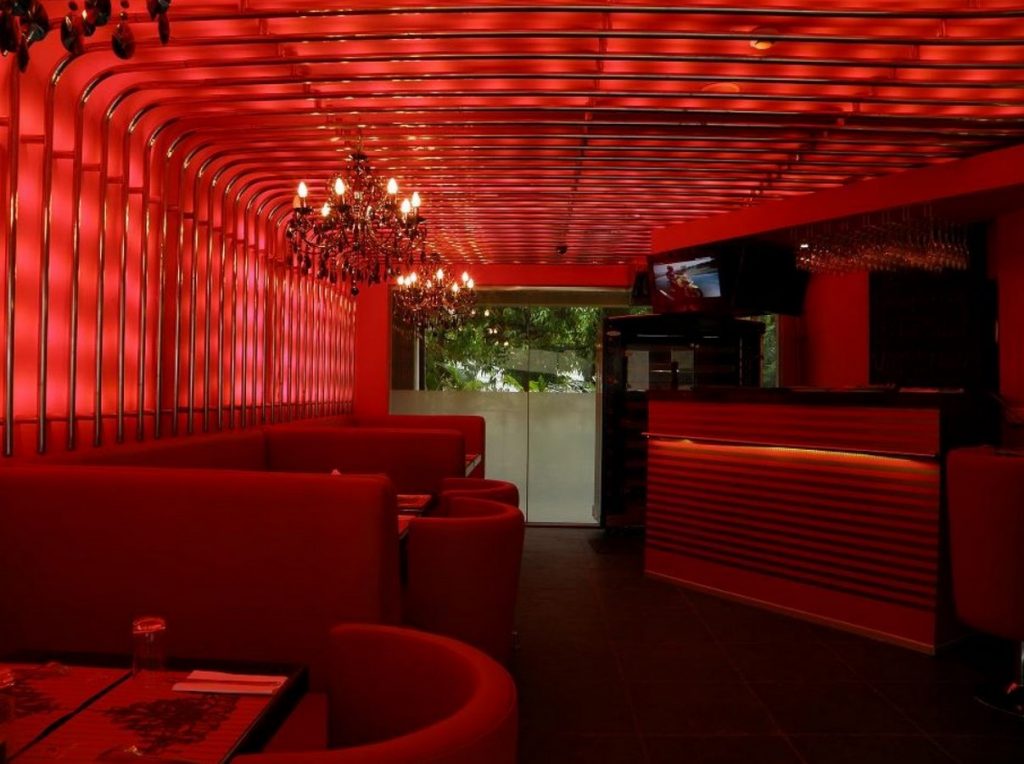 Chic N Chic Restaurant by Vaibhav Inter Decor Pvt. Ltd.