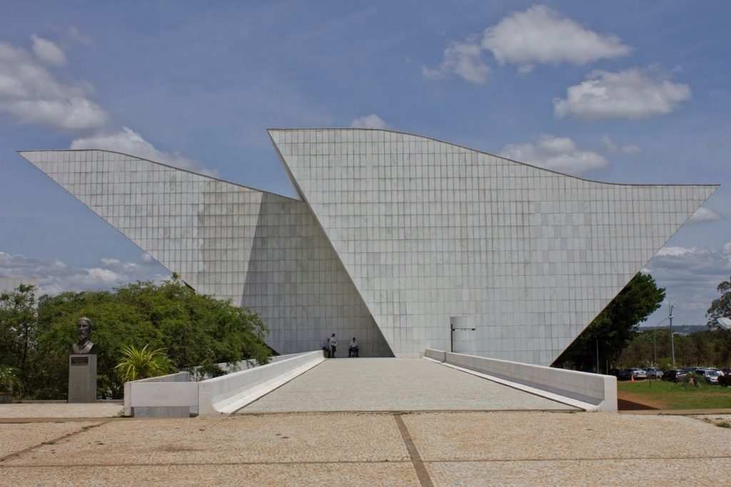 Oscar Niemeyer- Tancredo Neves -2