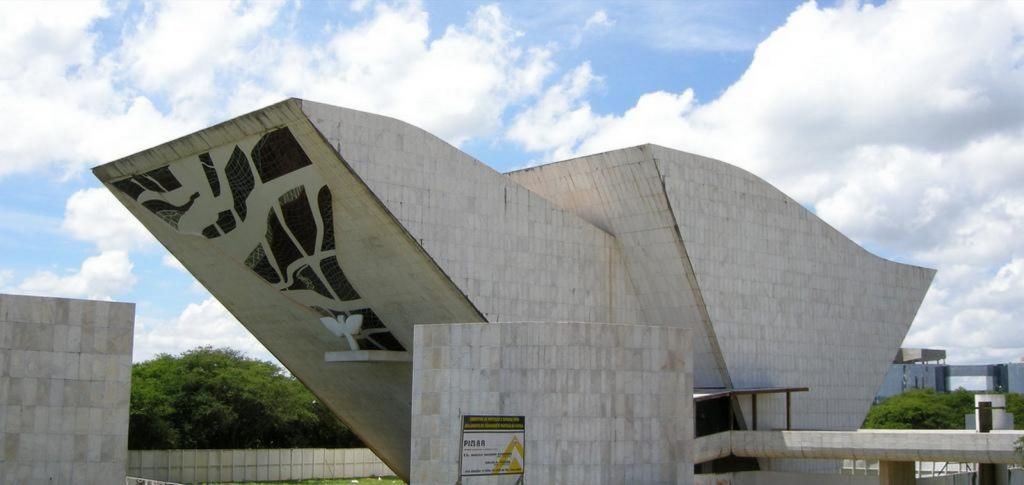 Oscar Niemeyer- Tancredo Neves -3