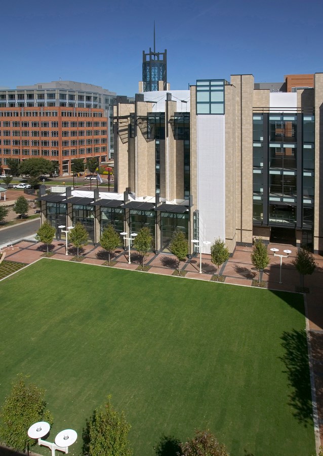 Iconic Projects-LS3P ASSOCIATES-JohnsonAndWalesUniversityCharlotteCampus -2