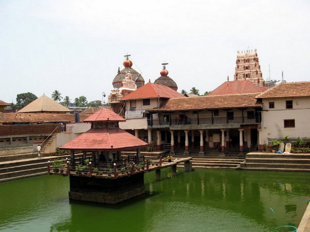 8 Elements of Vernacular Architecture Influenced by Religion -1