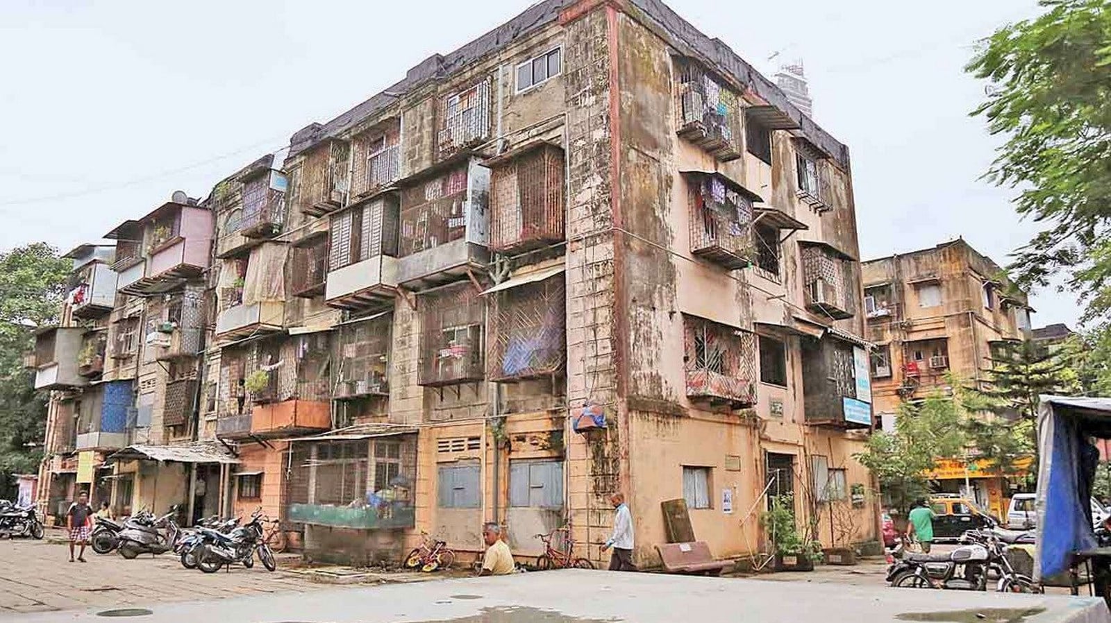 The Inception And Evolution of Chawls of Mumbai -1