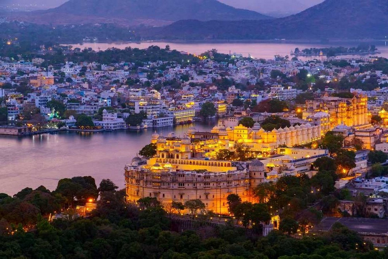 Architecture of Indian Cities Udaipur - City of lakes - Sheet1