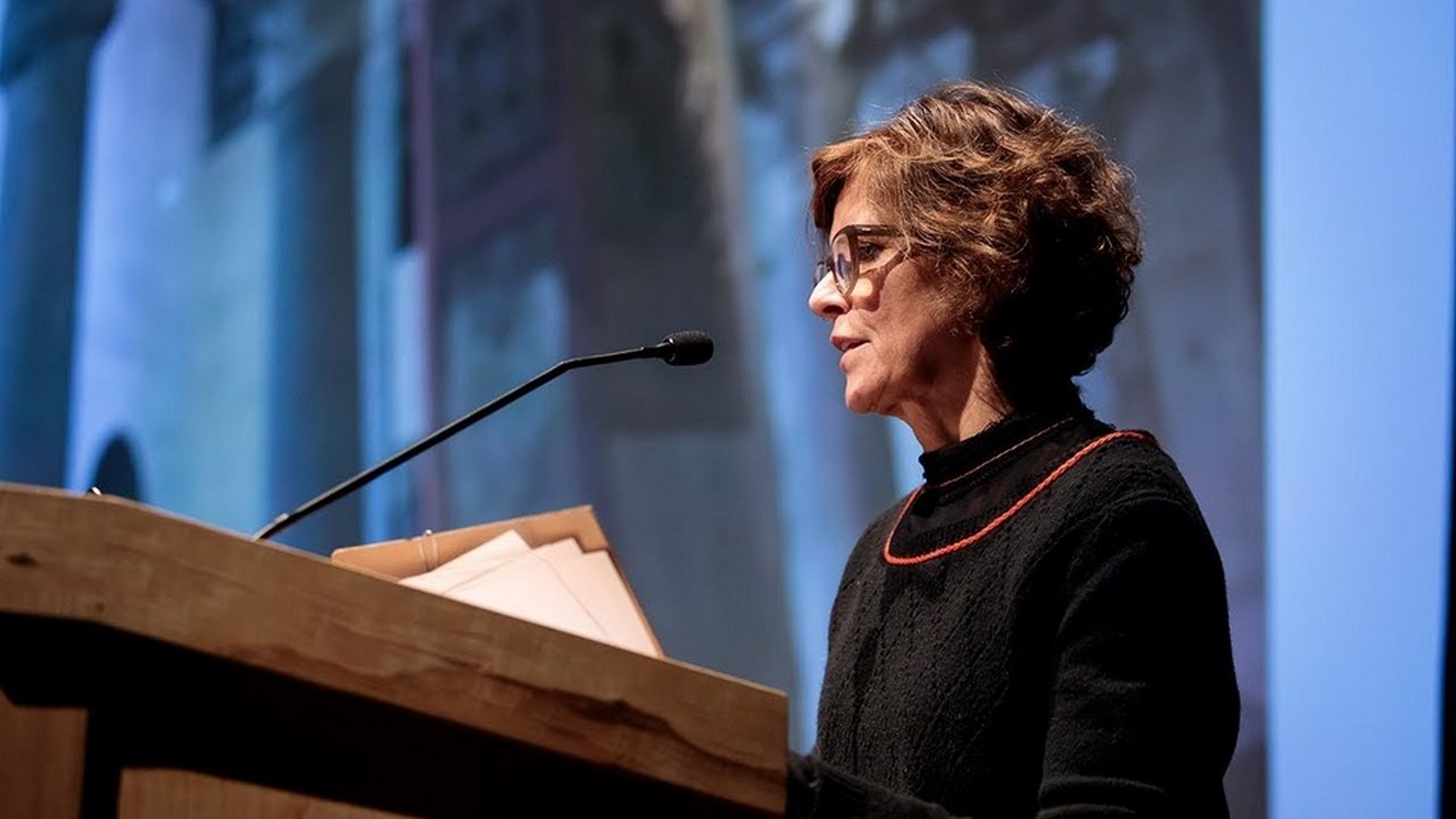 Jeanne Gang- Buildings that blend nature and city