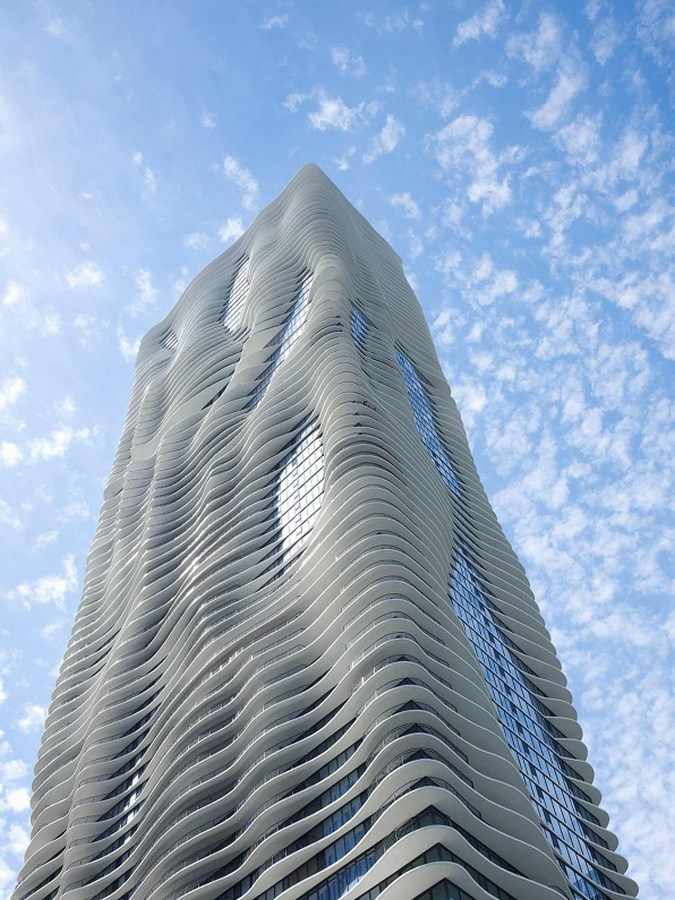 Jeanne Gang- Building higher than gender descrimination-Aqua Tower -1