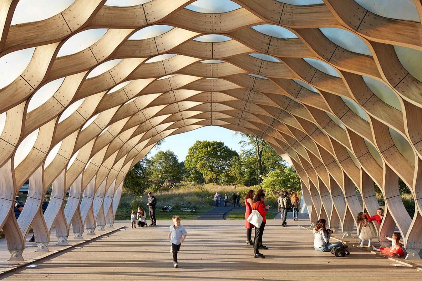 Jeanne Gang- Building higher than gender descrimination-Nature Boardwalk at Lincoln Park Zoo -2