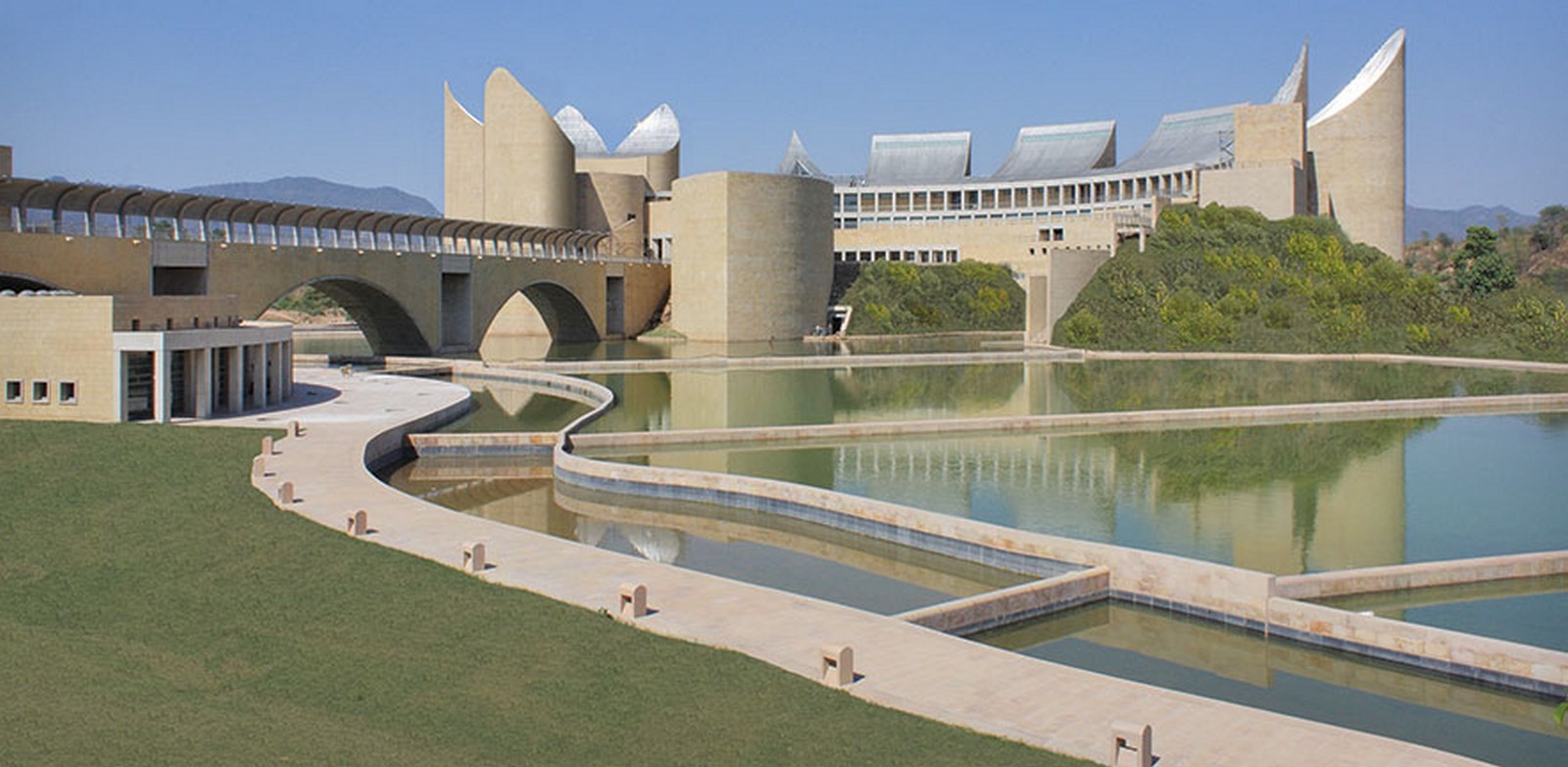 Moshe Safdie - Sheet2