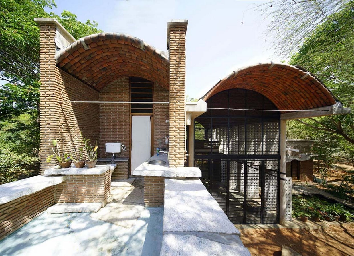 Famous Architects and their Homes-Anupama Kundoo -3