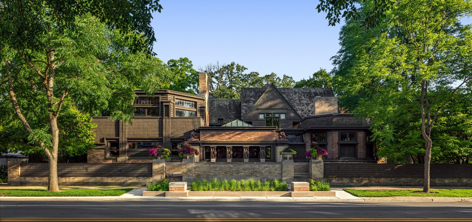 Famous Architects and their Homes-Frank Lloyd Wright -1