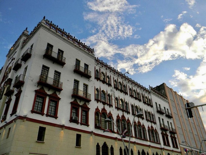 Places to visit in Cali for the Travelling Architect- Edificio Coltabaco -2