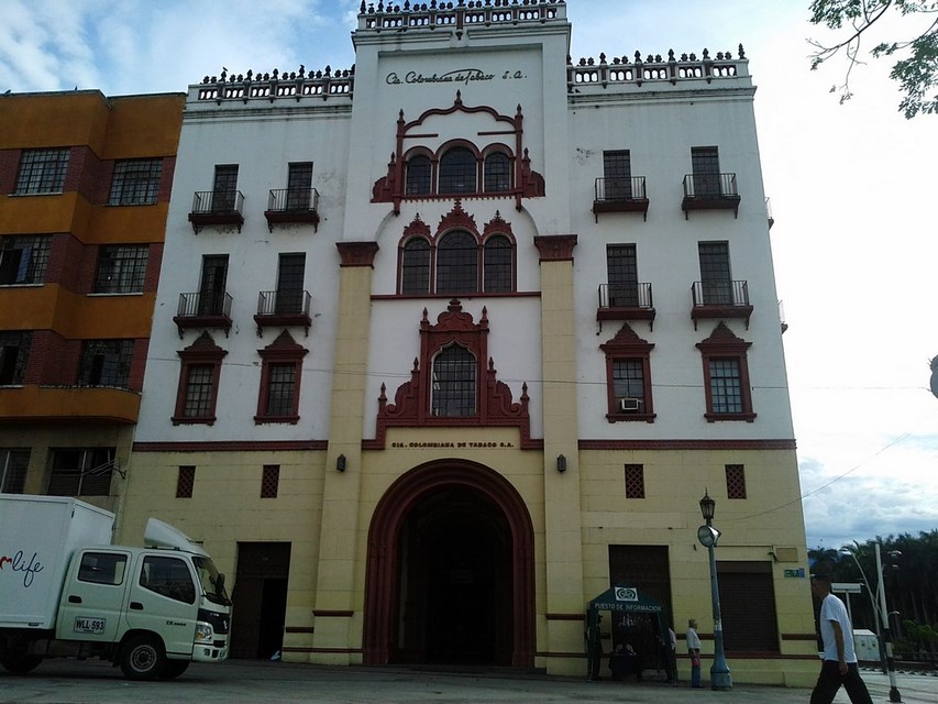 Places to visit in Cali for the Travelling Architect- Edificio Coltabaco -3