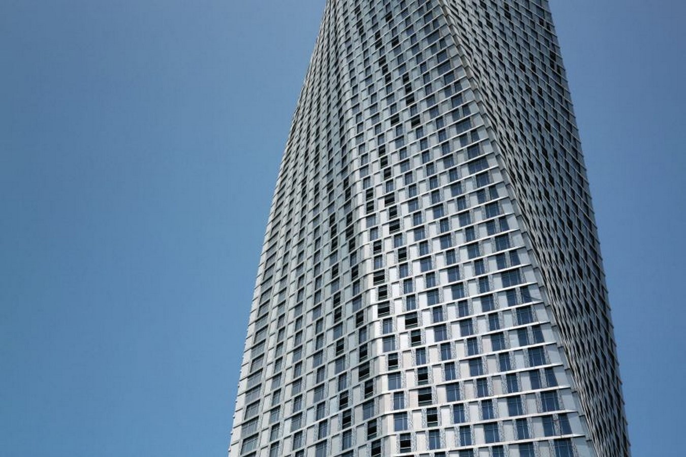 Dubai Places - Cayan Tower - Sheet3