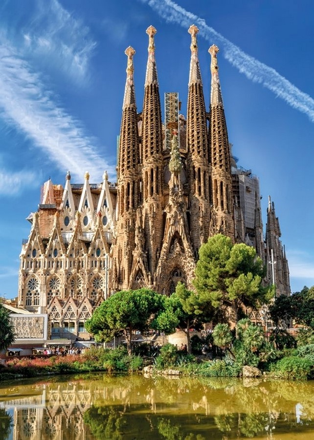 15 Examples of Art Nouveau in Architecture - La Sagrada Familia, Barcelona