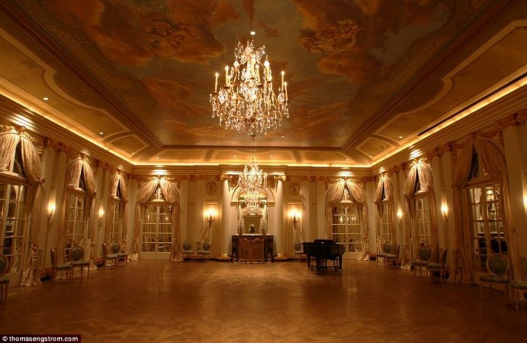 THE FLEUR DE LYS MANSION, LOS ANGELES