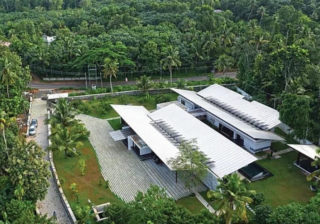 THE FLYING HOUSE
