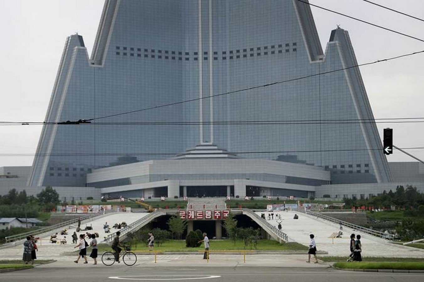 Ryugyong Hotel, Pyongyang - Sheet1