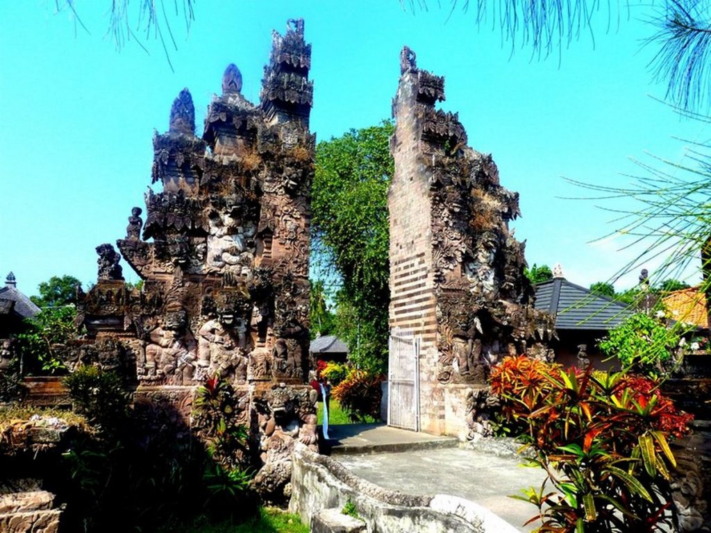 Pura Agung Jagatnatha Temple
