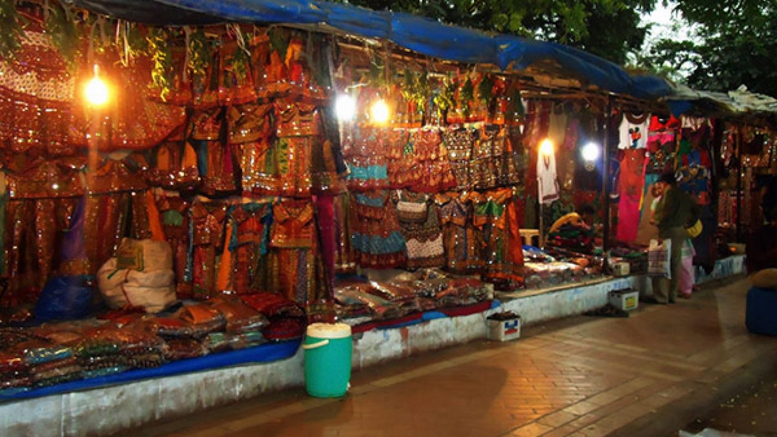 Walking through the streets of Ahmedabad - Sheet9