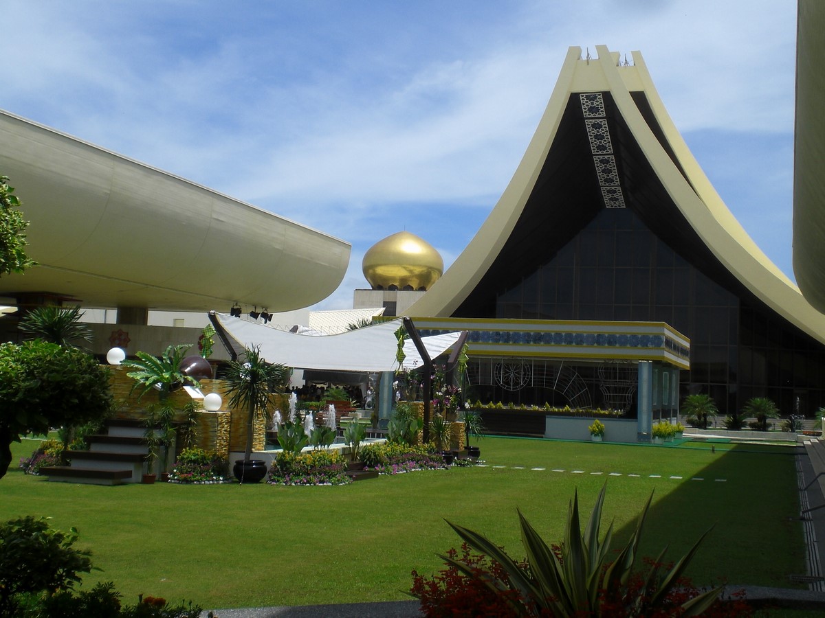 30 Biggest Houses In The World-Istana Nurul Iman, Brunei - Sheet1