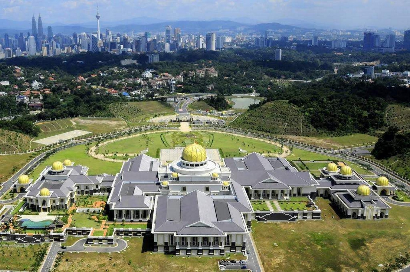 30 Biggest Houses In The World-Istana Nurul Iman, Brunei - Sheet3