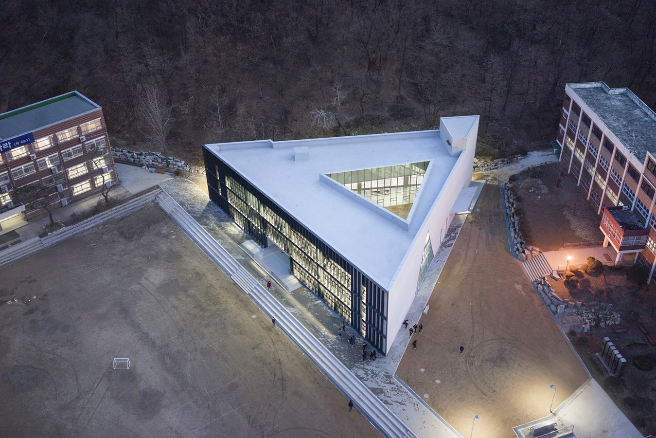 15 Educational Buildings that Architects Should Know About-DH Triangle School - Sheet2