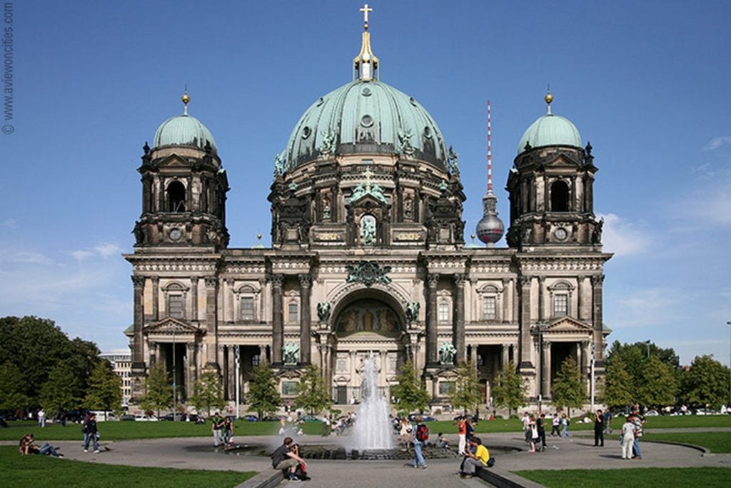 The politically inclined architecture of Capitals Berlin - RTF ...
