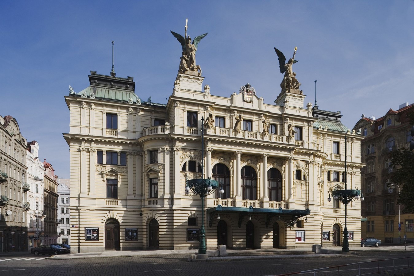Architectural styles that can be seen in Prague - Sheet25