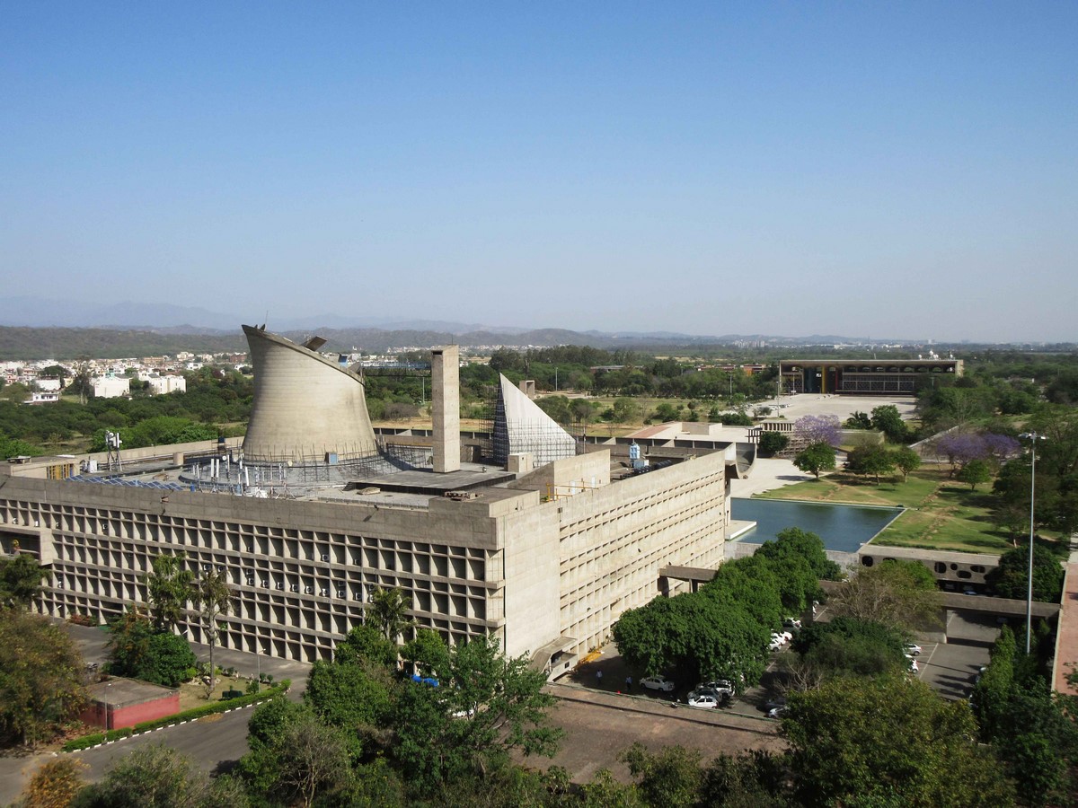 LE CORBUSIER’S CAPITOL COMPLEX - Abha Narain Lambah