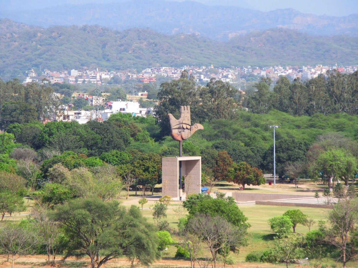 LE CORBUSIER’S CAPITOL COMPLEX - Abha Narain Lambah