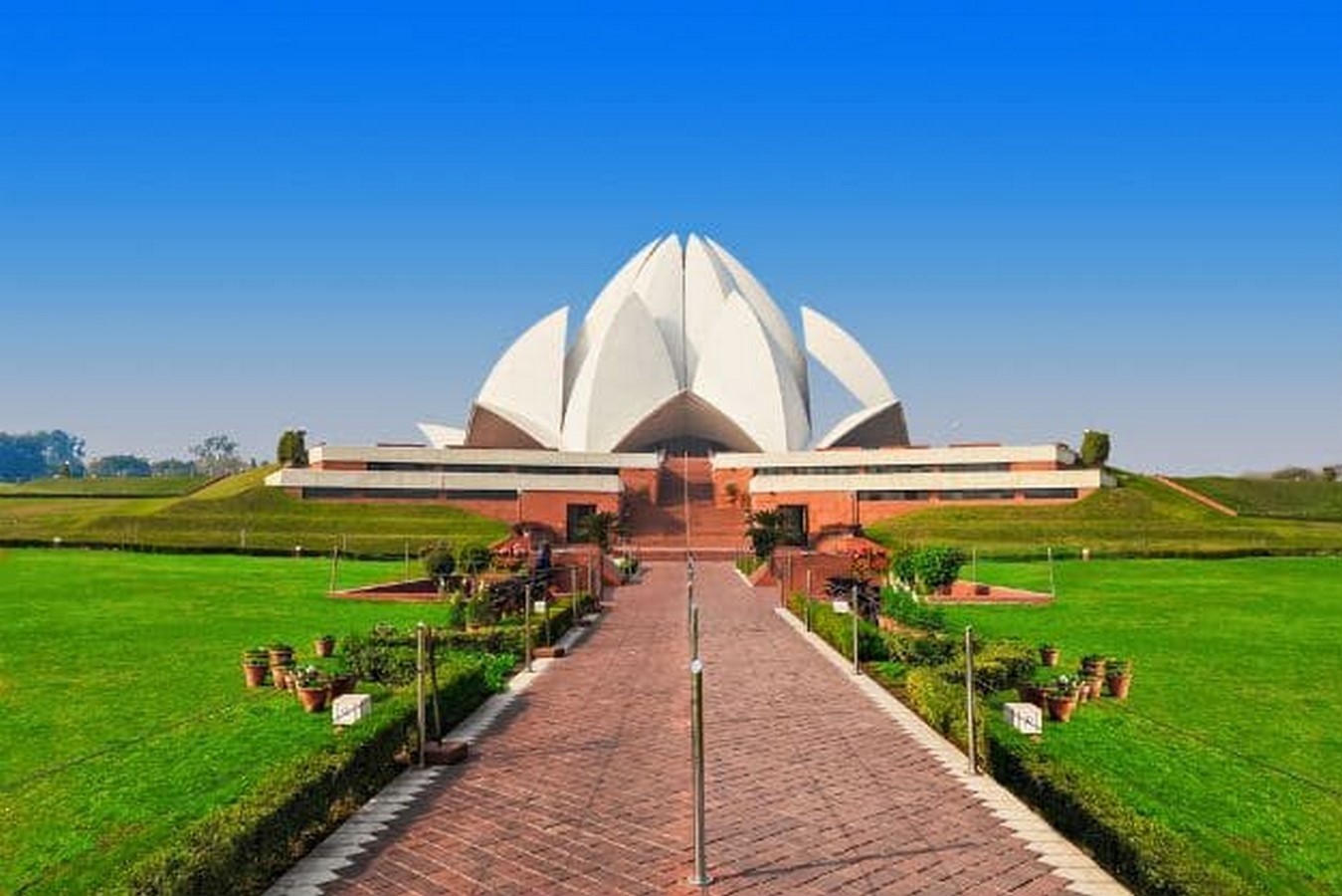 Famous buildings - Lotus Temple by Fariborz Sahba - Sheet1