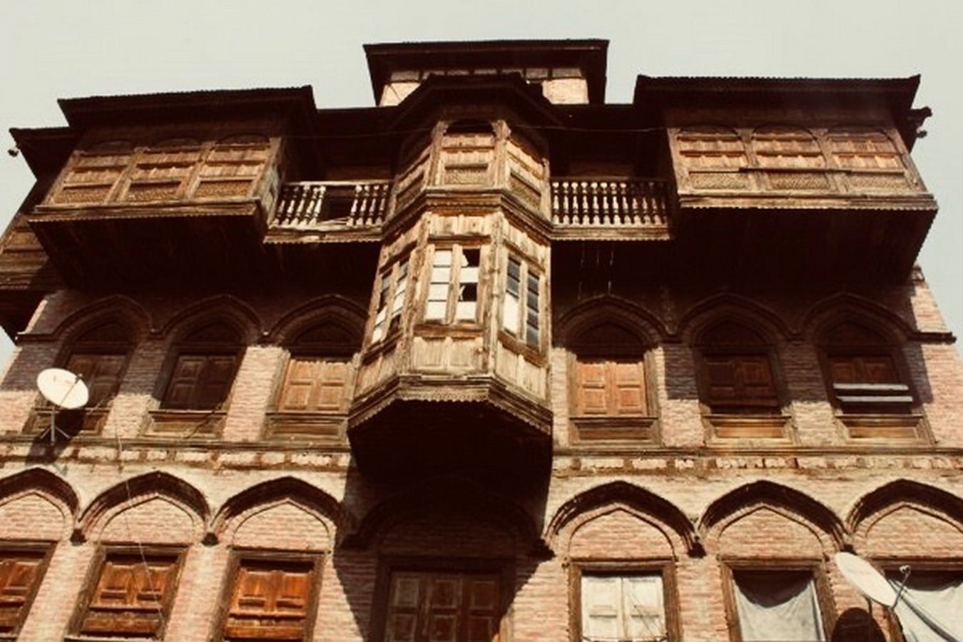 Architecture of Kashmir- Beauty amidst chaos - Sheet2