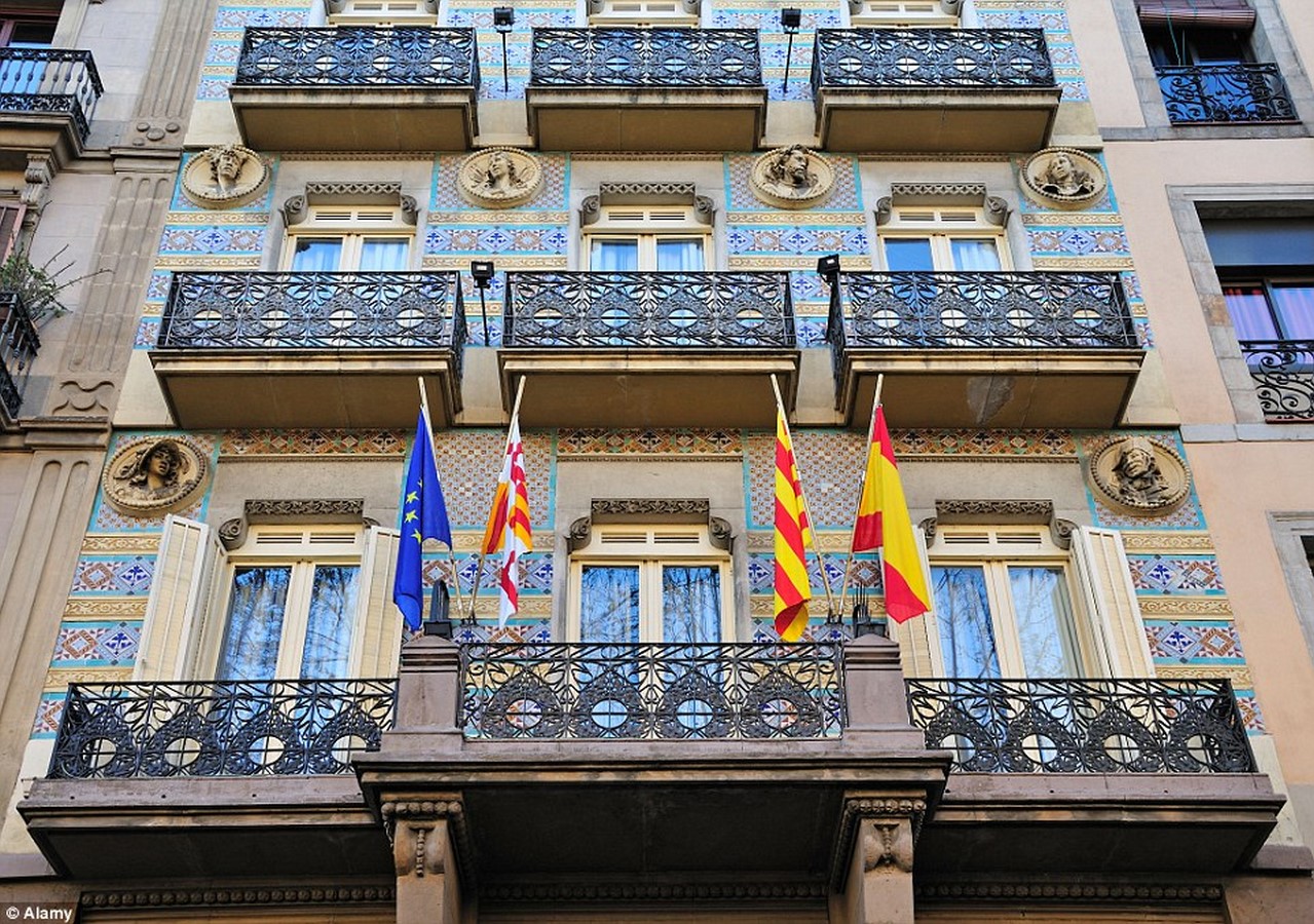FAÇADE TREATMENT IN THE HOTEL - Sheet2