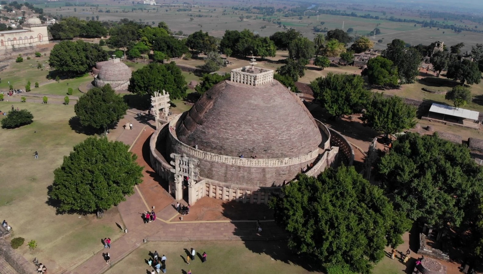 Famous building - Sanchi Stupa, India - Sheet3