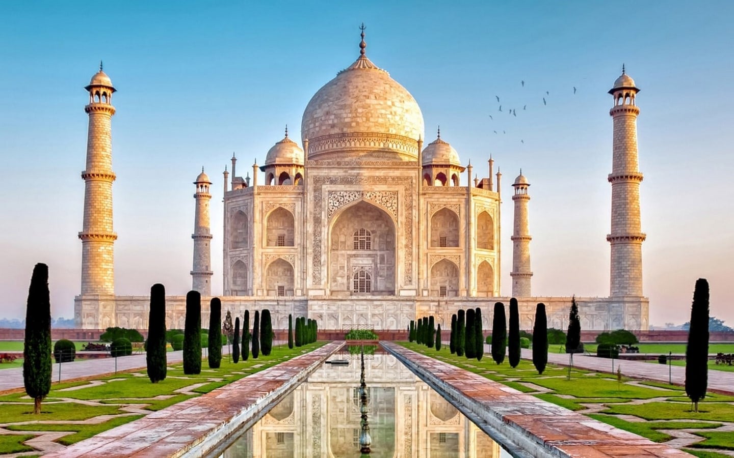 Famous building - Taj Mahal, India - Sheet1