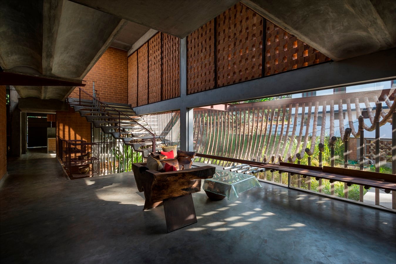 10 Stunning examples of Earth Architecture around the world