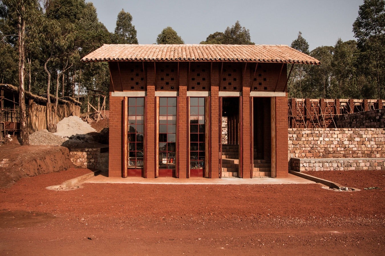 10 Stunning examples of Earth Architecture around the world