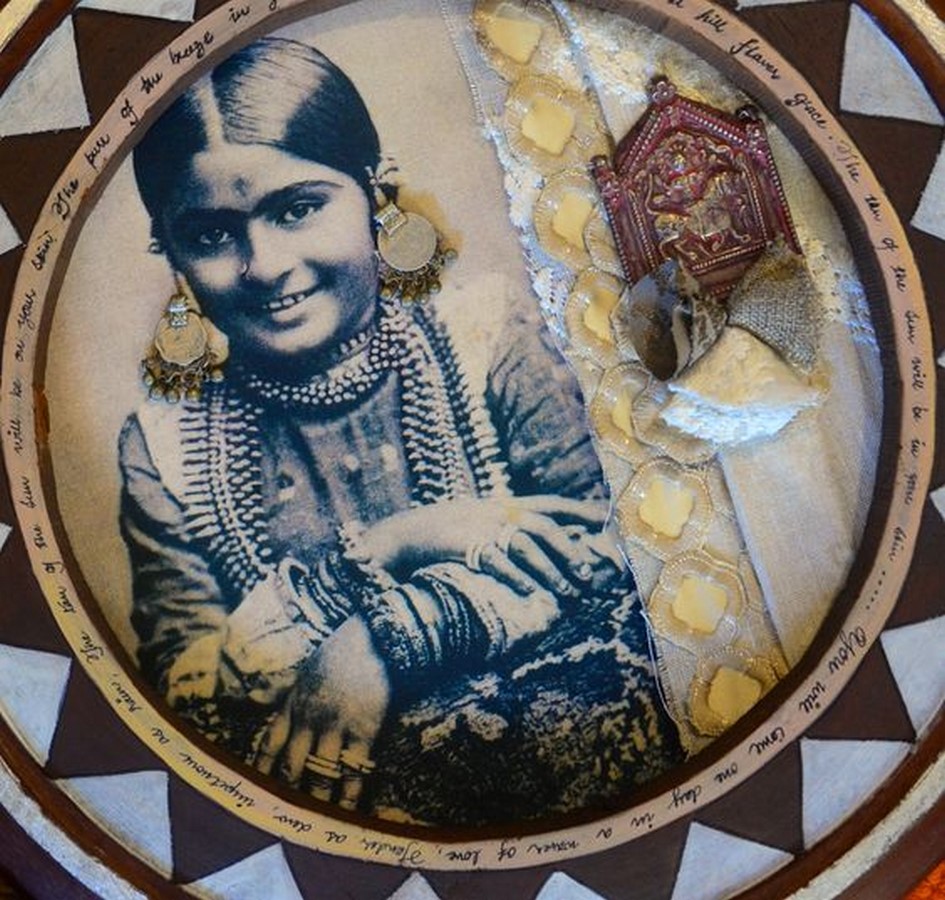 Circular textile collage frames - Sheet4