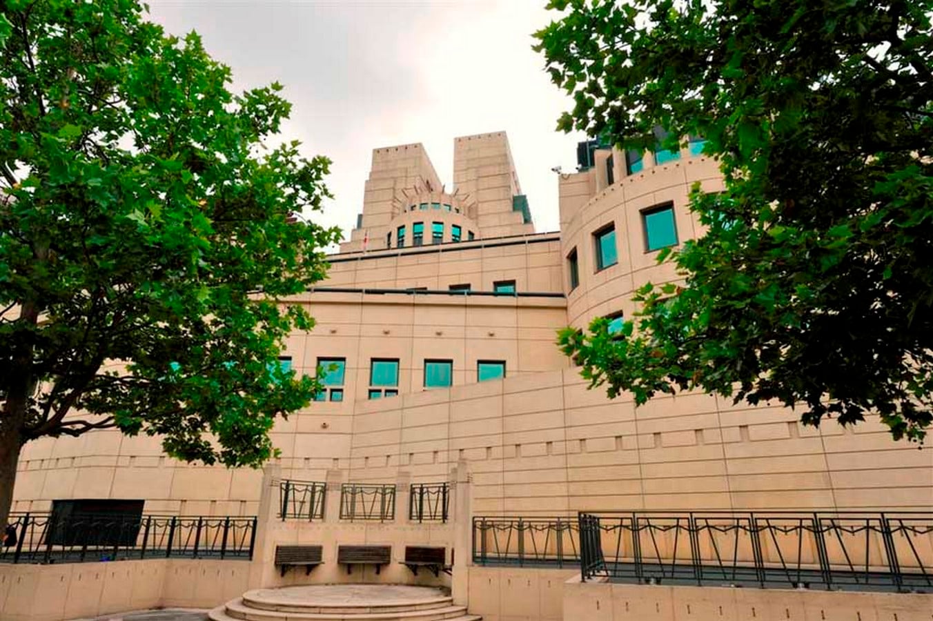 MI6 building, London, UK - SHeet3