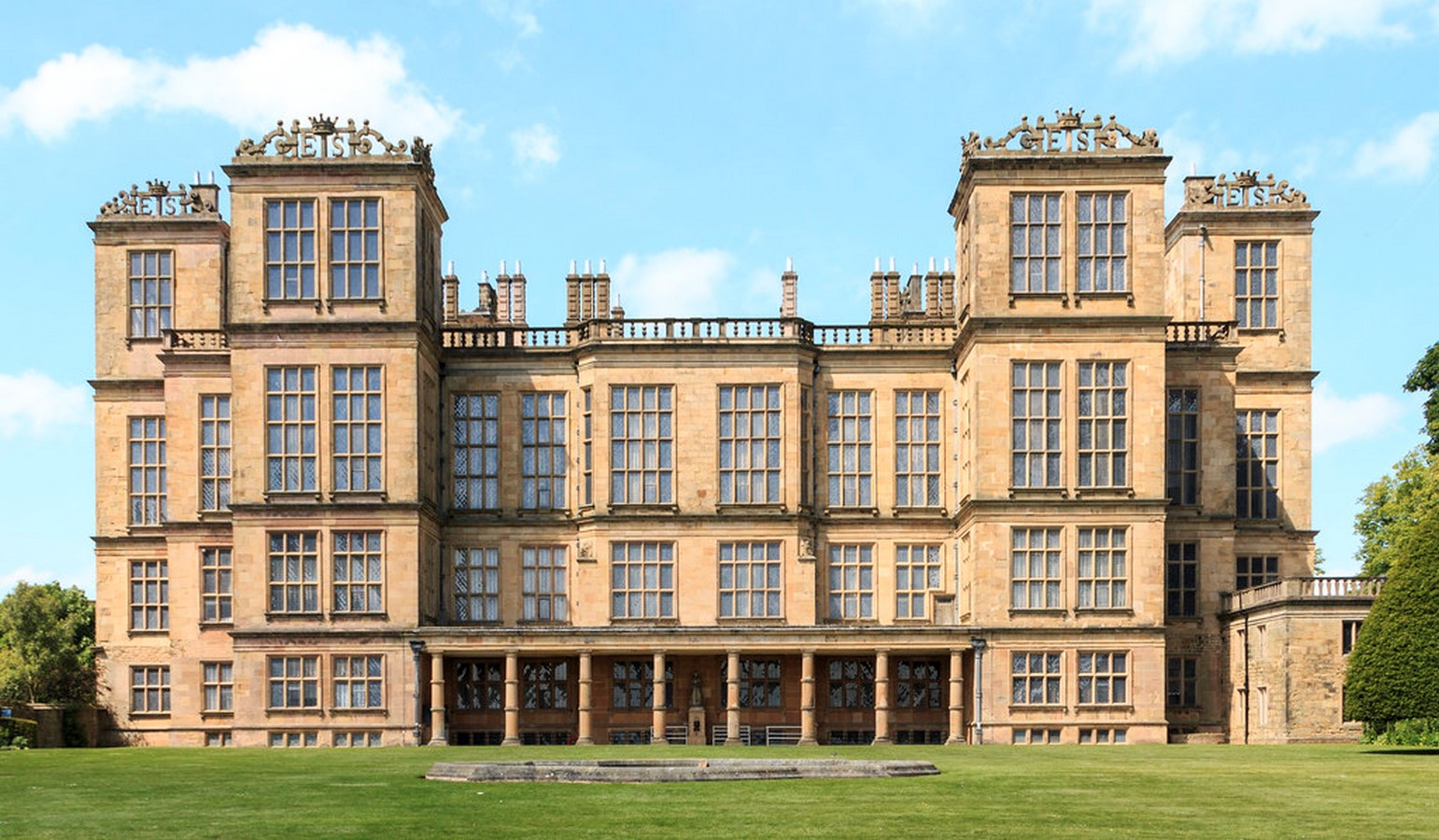 Renaissance Architecture - Hardwick Hall, England (c.1590) - Sheet1