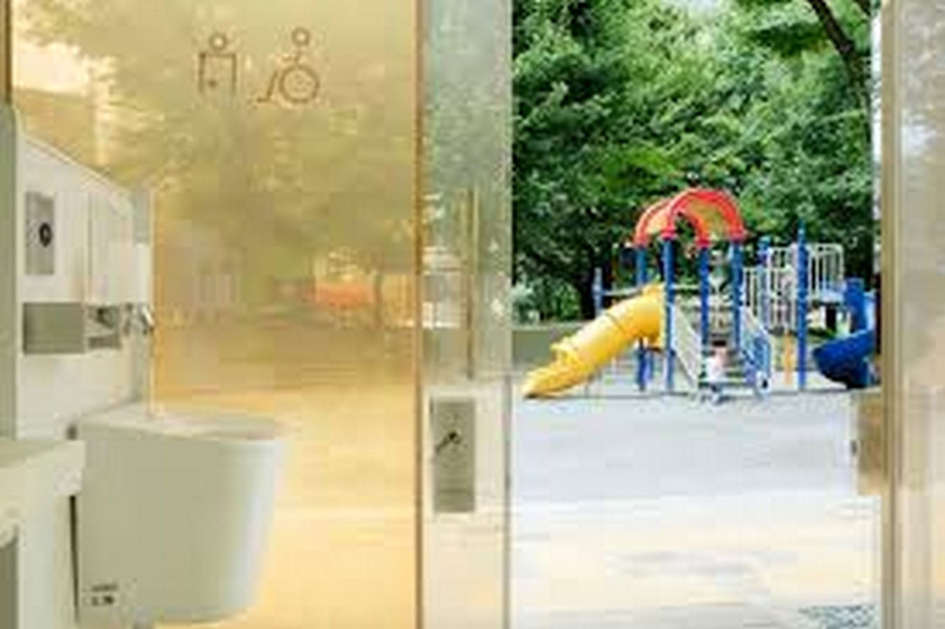 Transparent to Opaque Toilets designed by Shigeru Ban is the new highlights of Tokyo - Sheet7