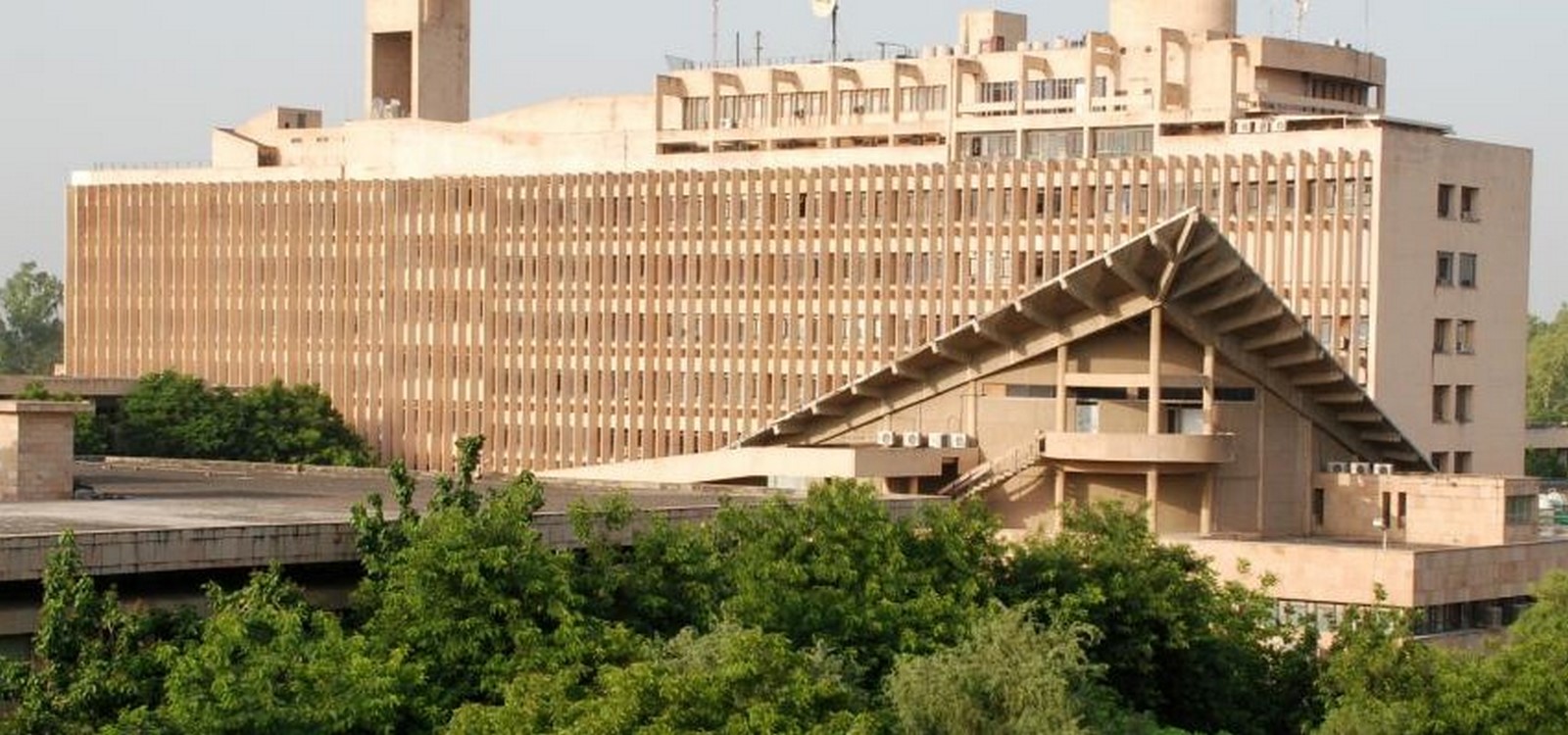 10 Iconic structures in Delhi - Sheet1