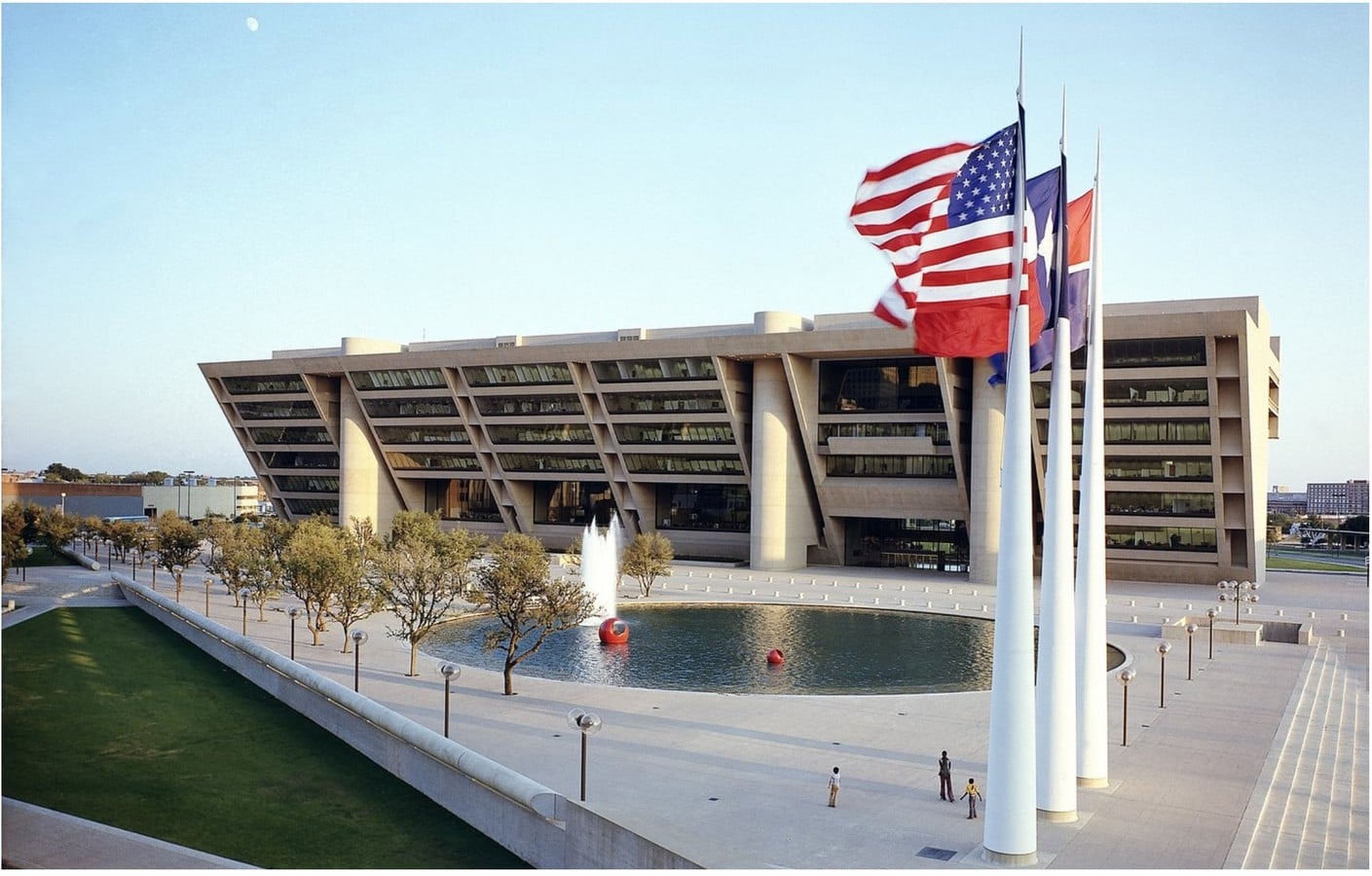 Dallas City Hall, USA by I.M. Pei: The Inverted pyramid design - Sheet1