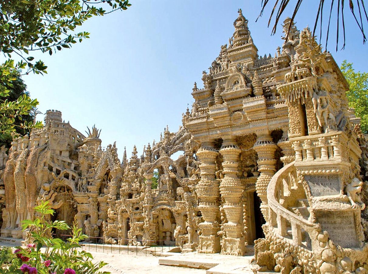 8 Examples of surrealistic modern architecture around the world - Sheet11