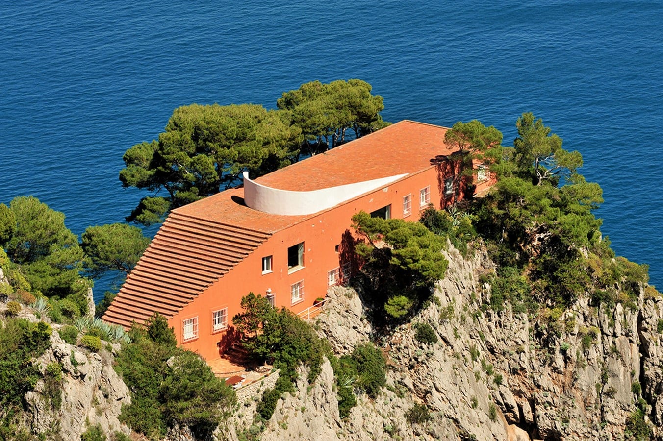 8 Examples of surrealistic modern architecture around the world - Sheet5