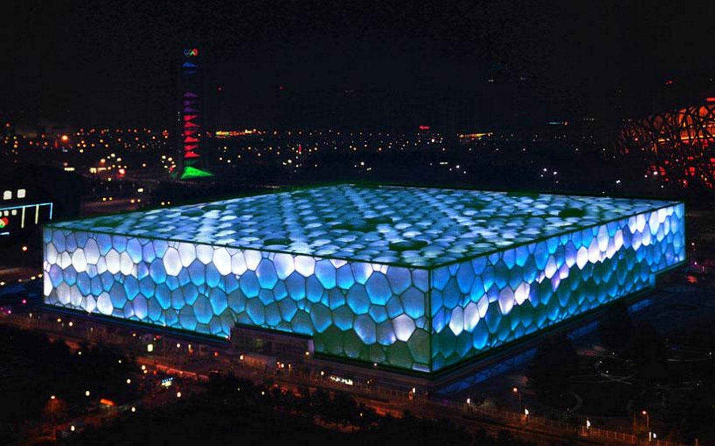 Examples of Biomimicry used in climate responsive architecture - Sheet11