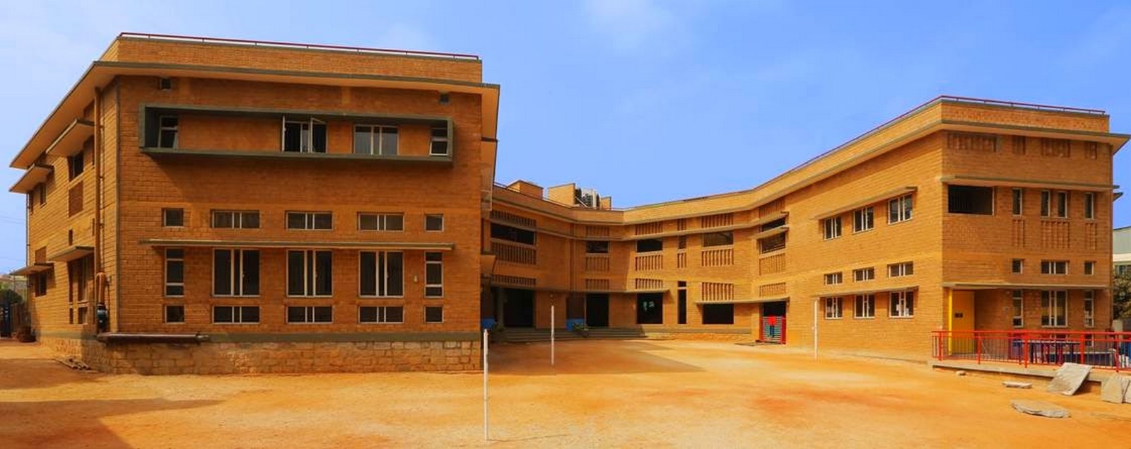 10 Examples of Contemporary Vernacular architecture - Sheet23