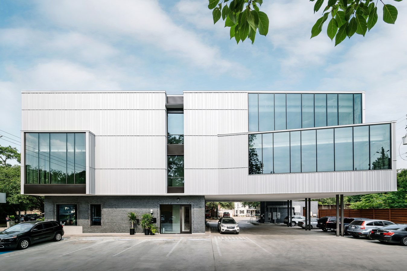 Bissonnet Mixed Use by Michael Hsu Office of Architecture - Sheet12